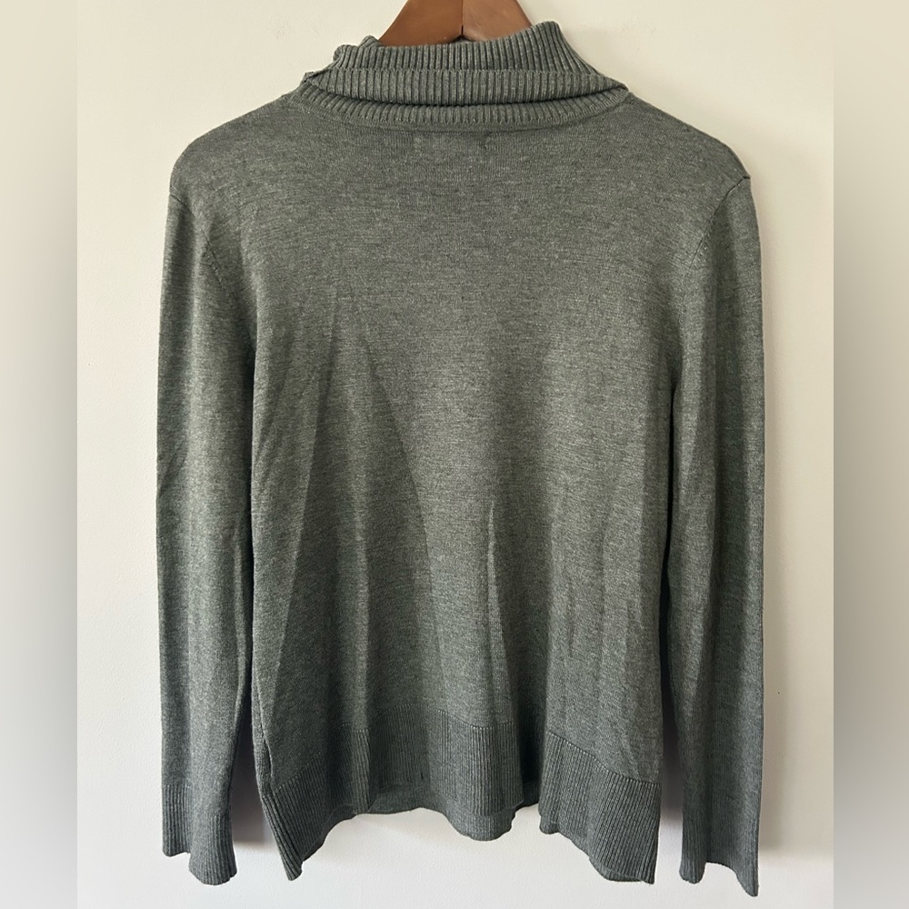 Women's Retrology Gray Star Sweater, NWOT, Size PM - Picture 2 of 5